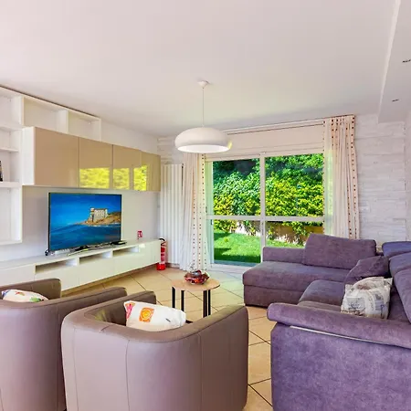 Elegance - With Garden And Private Gym Livorno